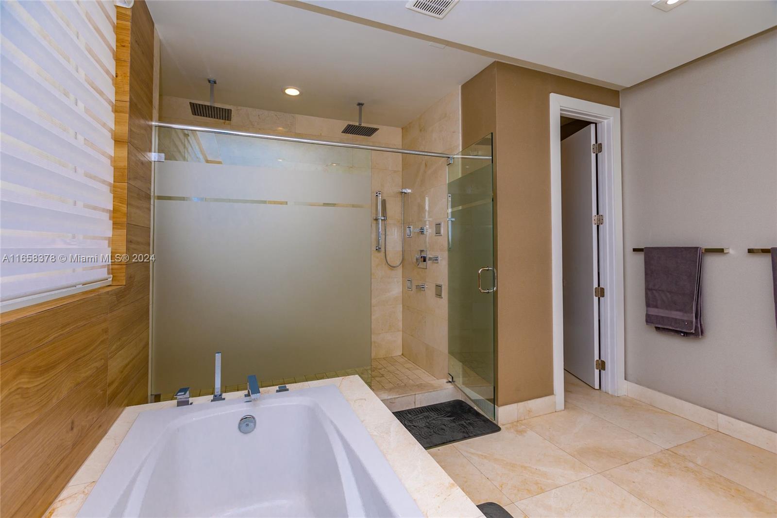 DORAL COMMONS RESIDENTIAL - Residential Lease