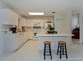 SYMPHONY BAY - Residential