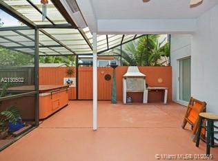 SYMPHONY BAY - Residential