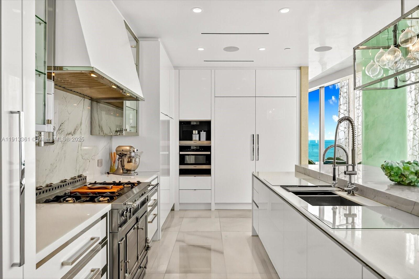 NORTH BISCAYNE BEACH - Residential