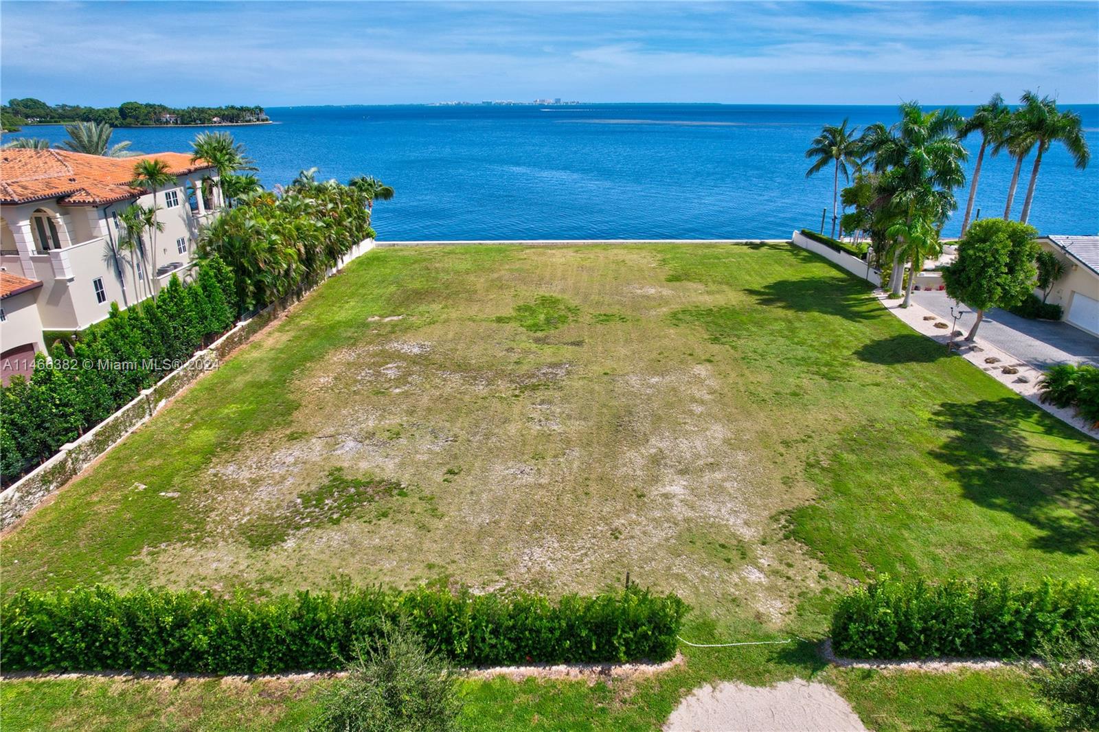 Rare opportunity to acquire a prime Bayfront property in Old Cutler Bay, one of the last vacant bay front 35,200 SF lot with 150FT of seawall with amazing views looking east towards Key Biscayne. 
Come build your dream home.