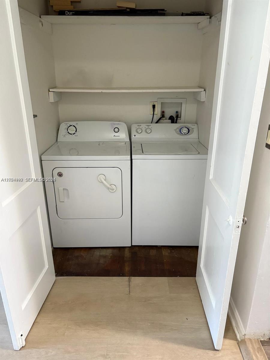 HOLLYWOOD BEACH - Residential Lease