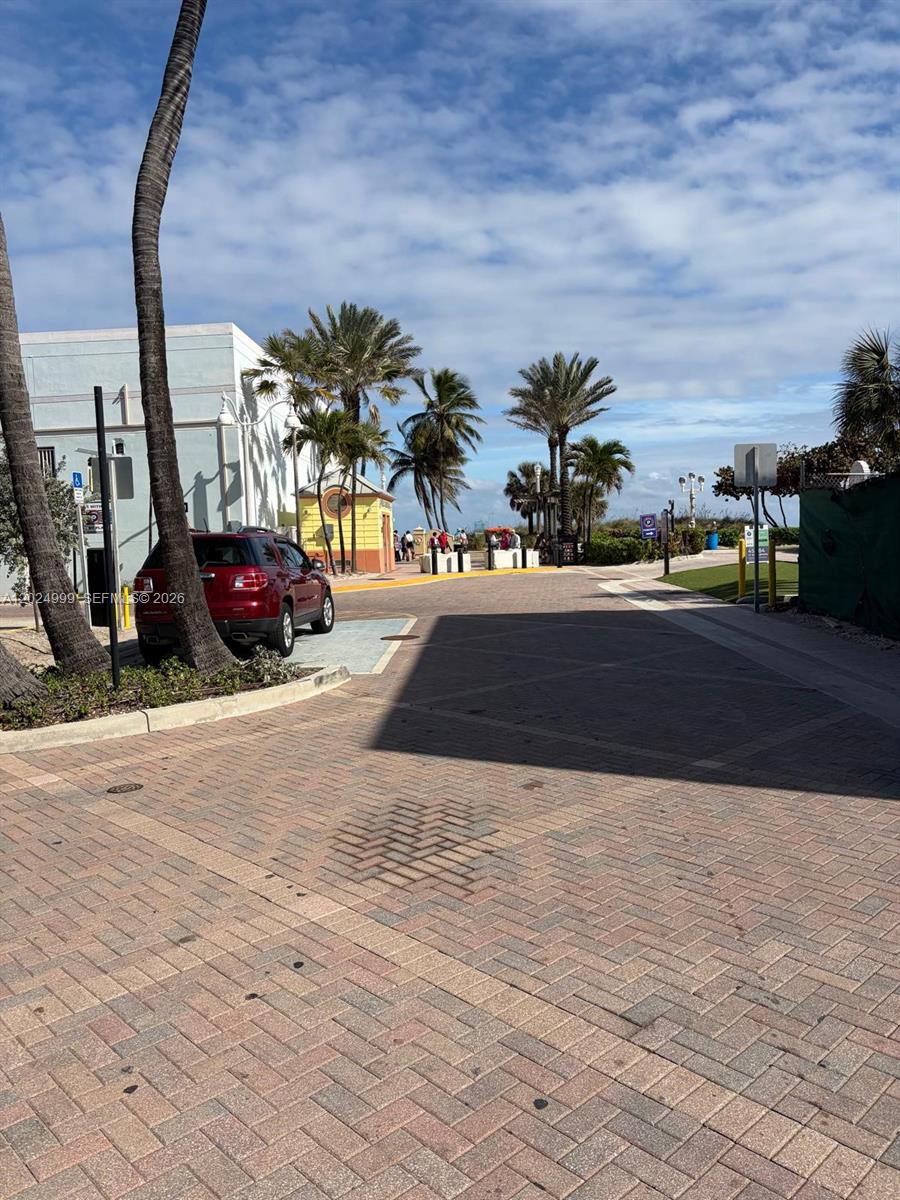 HOLLYWOOD BEACH - Residential Lease