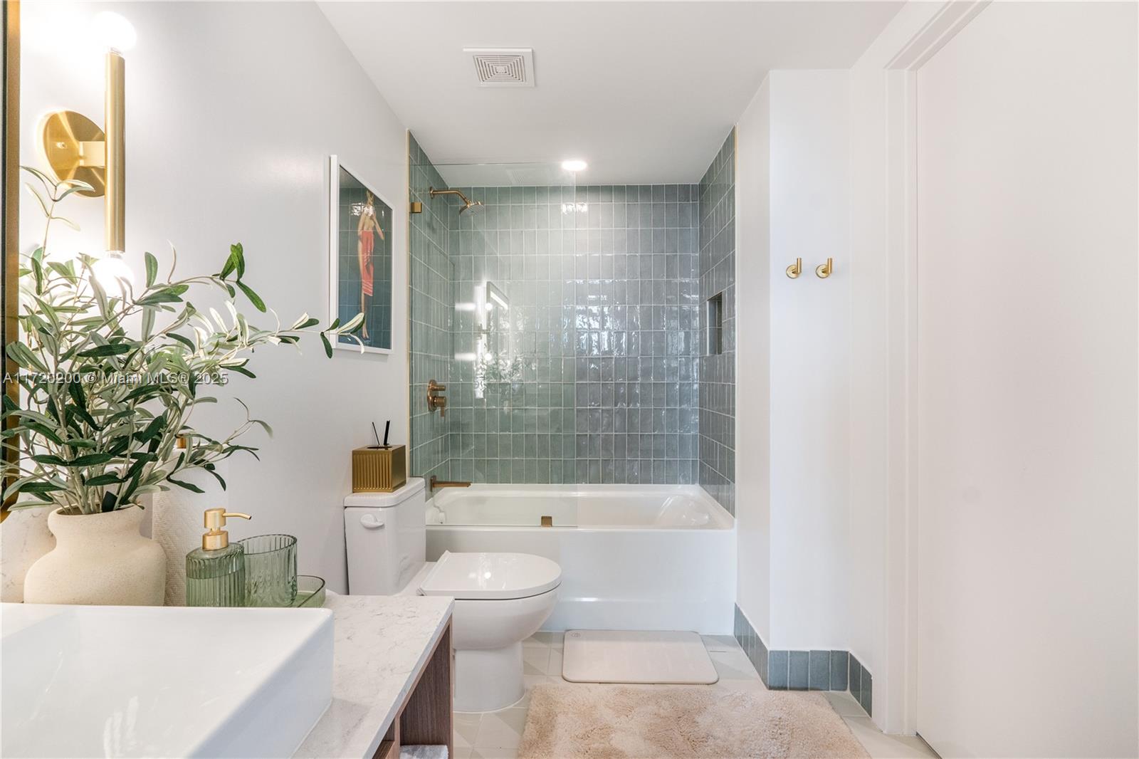 159 NE 6TH STREET CONDO - Residential