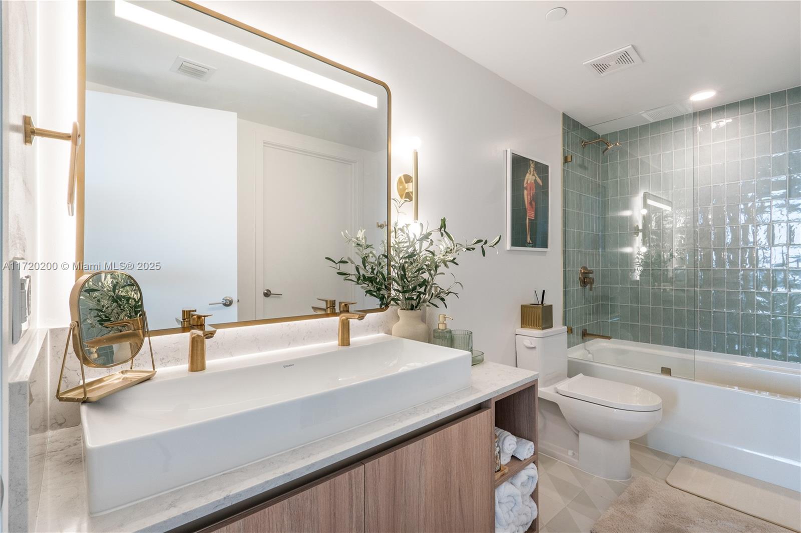 159 NE 6TH STREET CONDO - Residential