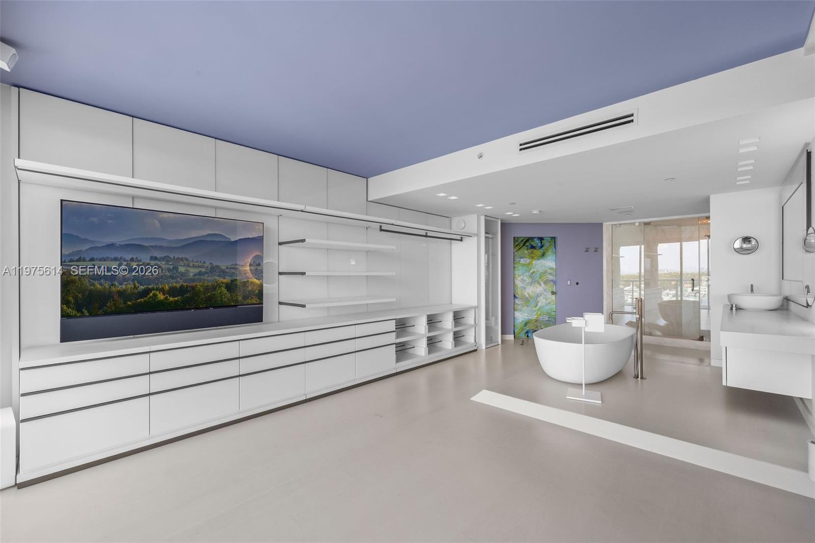 THE GRAND VENETIAN CONDO - Residential