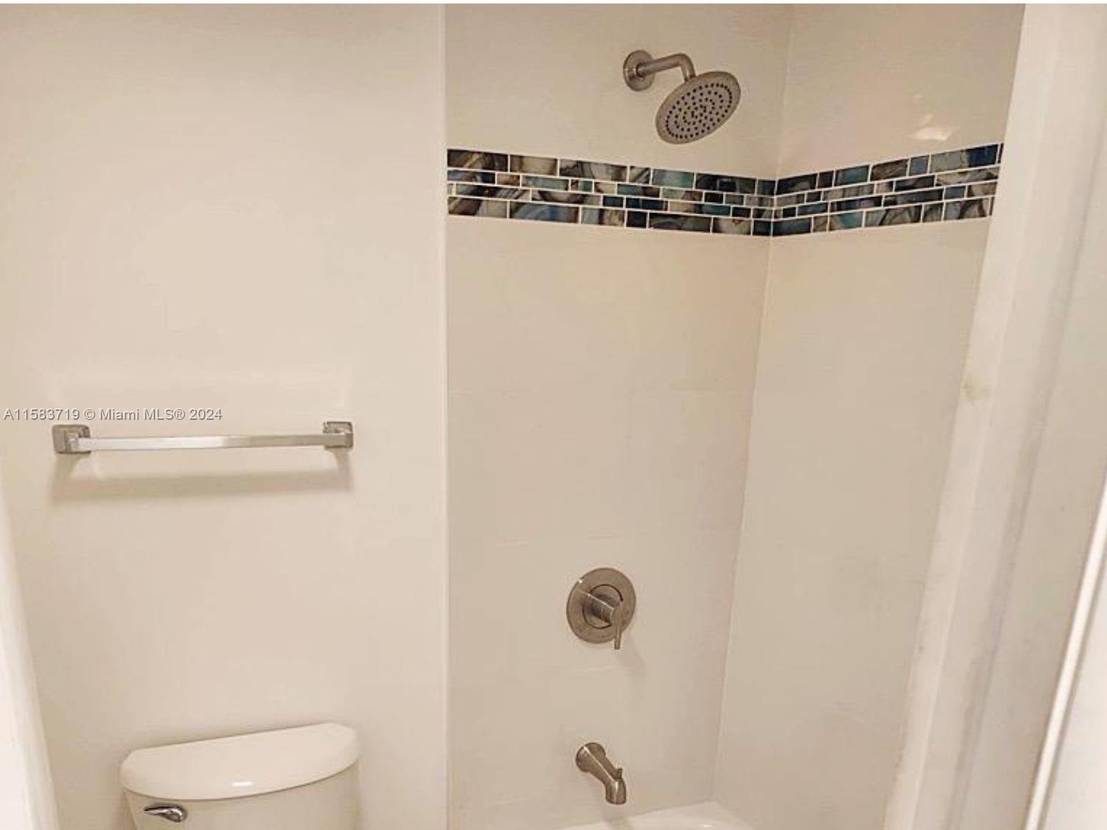 ENSENADA CONDO BLDG E-II - Residential Lease