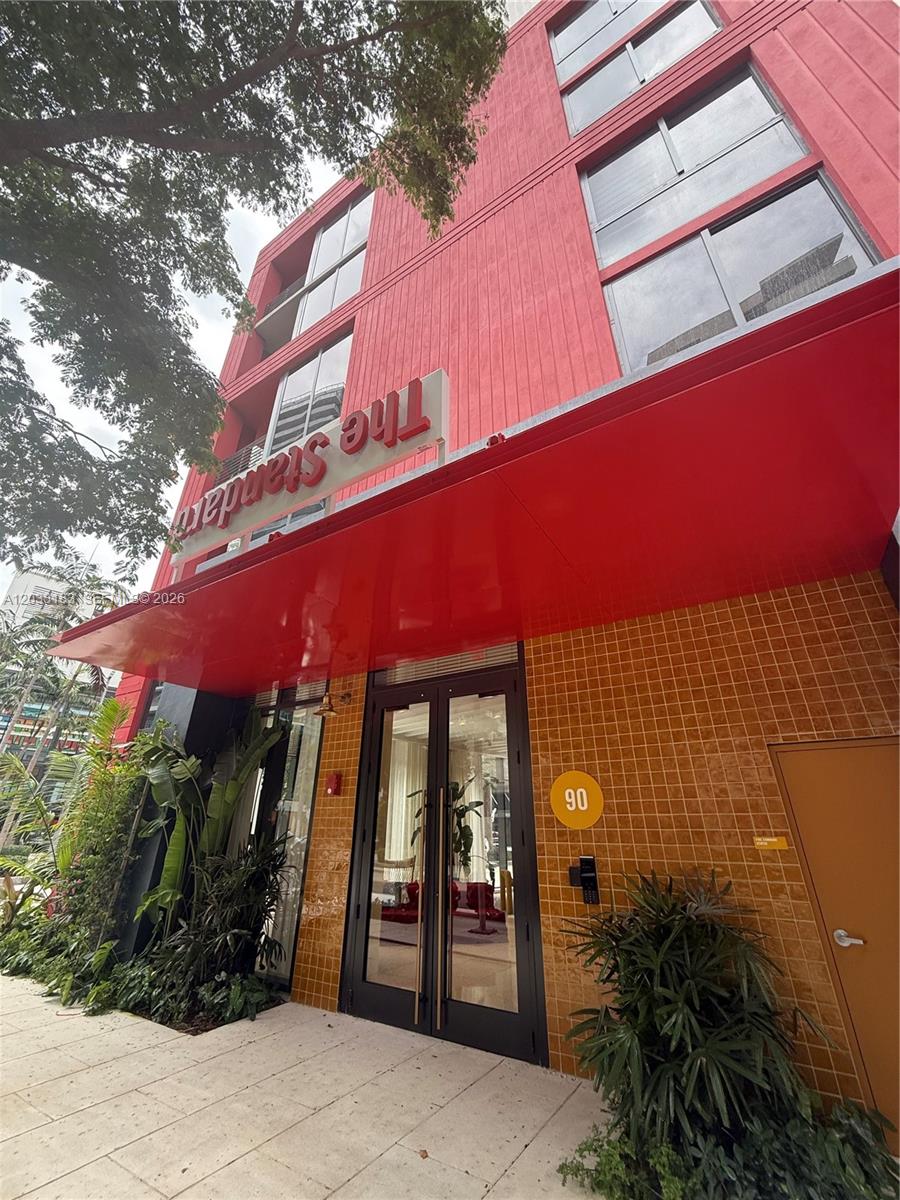 New Studio in the heart of Midtown Miami. The Standard residences offers all resort style amenities including an indoor pickleball court. Great place to live, work and play! Building offers a business center with conference room and small offices/zoom rooms for the residents to use. One of the best walkable neighborhoods and very close to major hwys, Miami airport and the beach.
