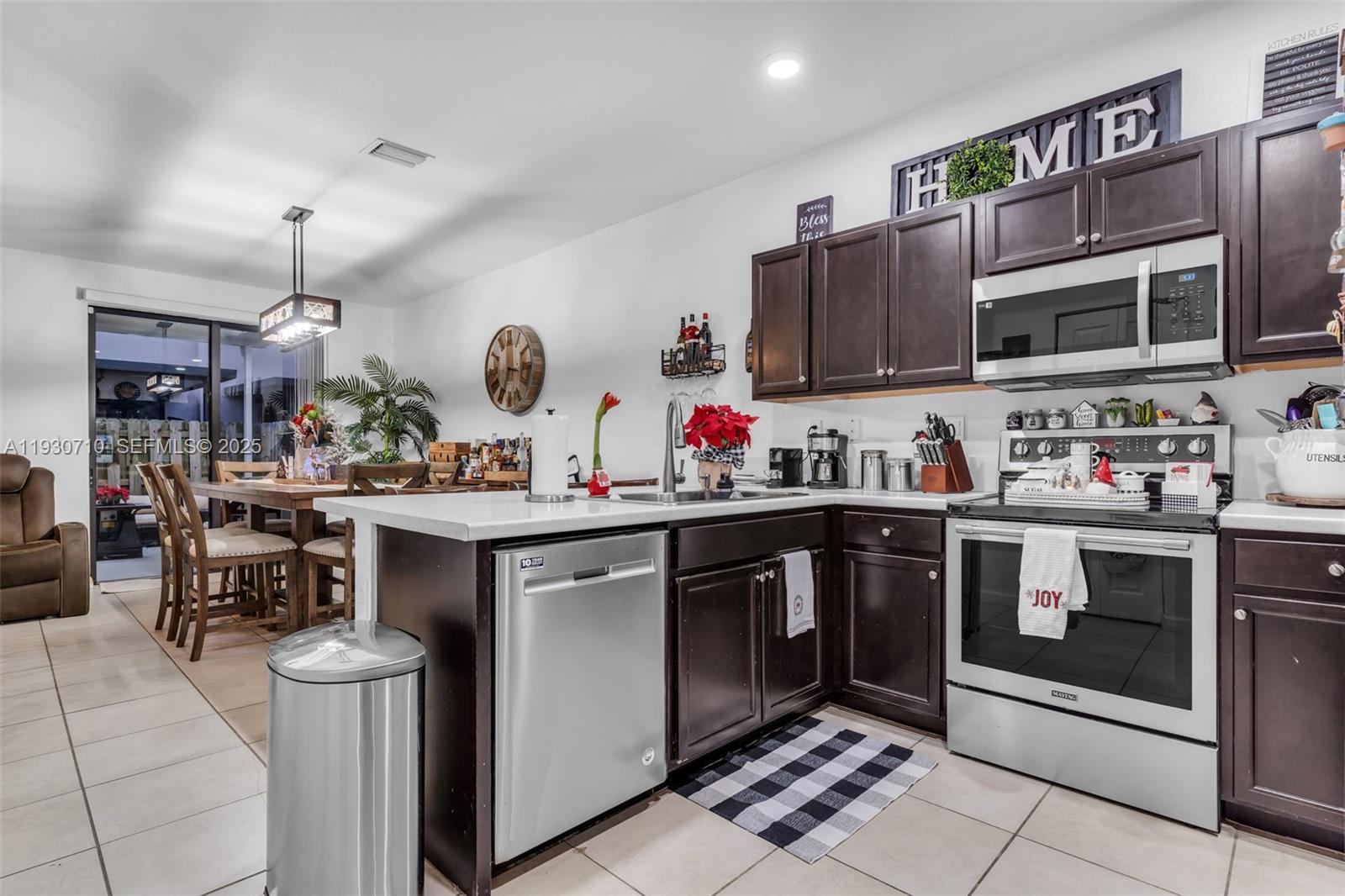 COCO PALM ESTATES - Residential