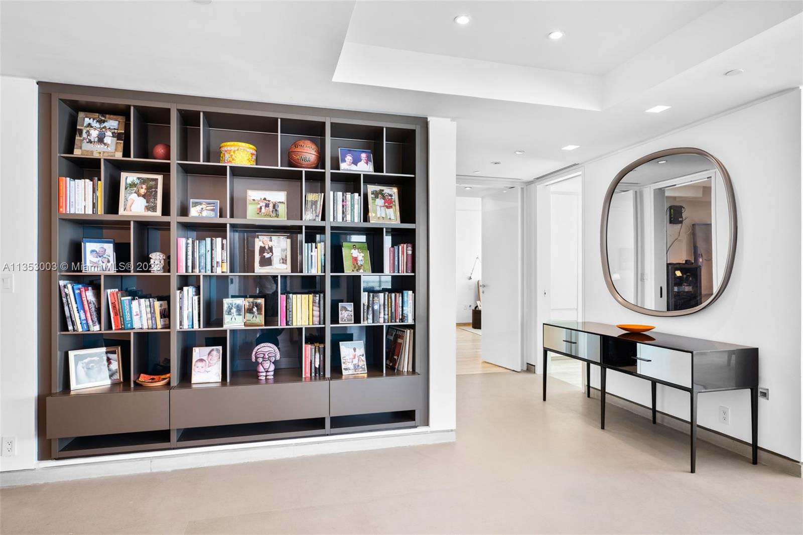 CONTINUUM ON SOUTH BEACH - Residential