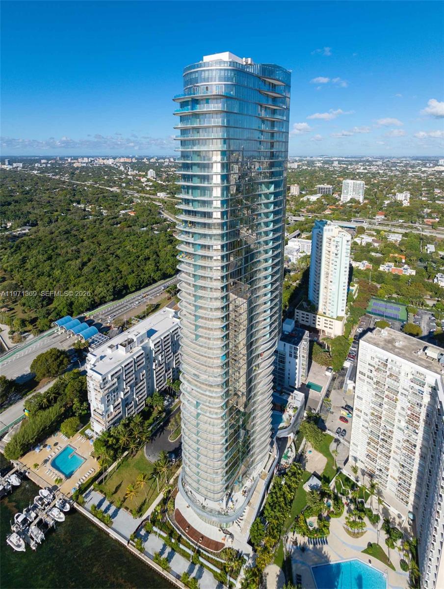 UNA RESIDENCES - Residential