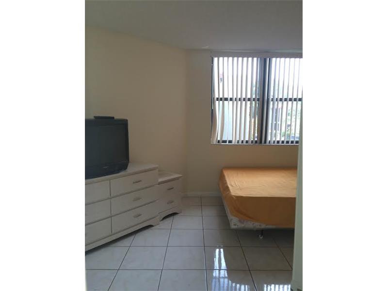 LAKE POINTE #8 CONDO - Residential Lease