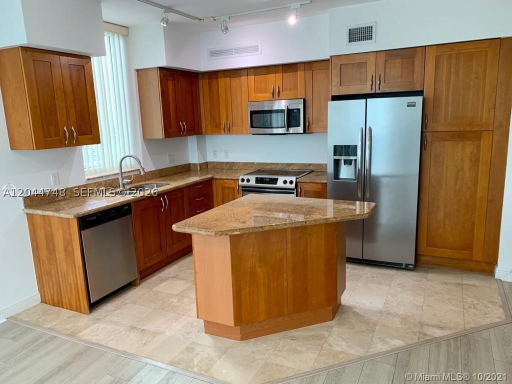 DUO COMDOMINIUM EAST - Residential Lease