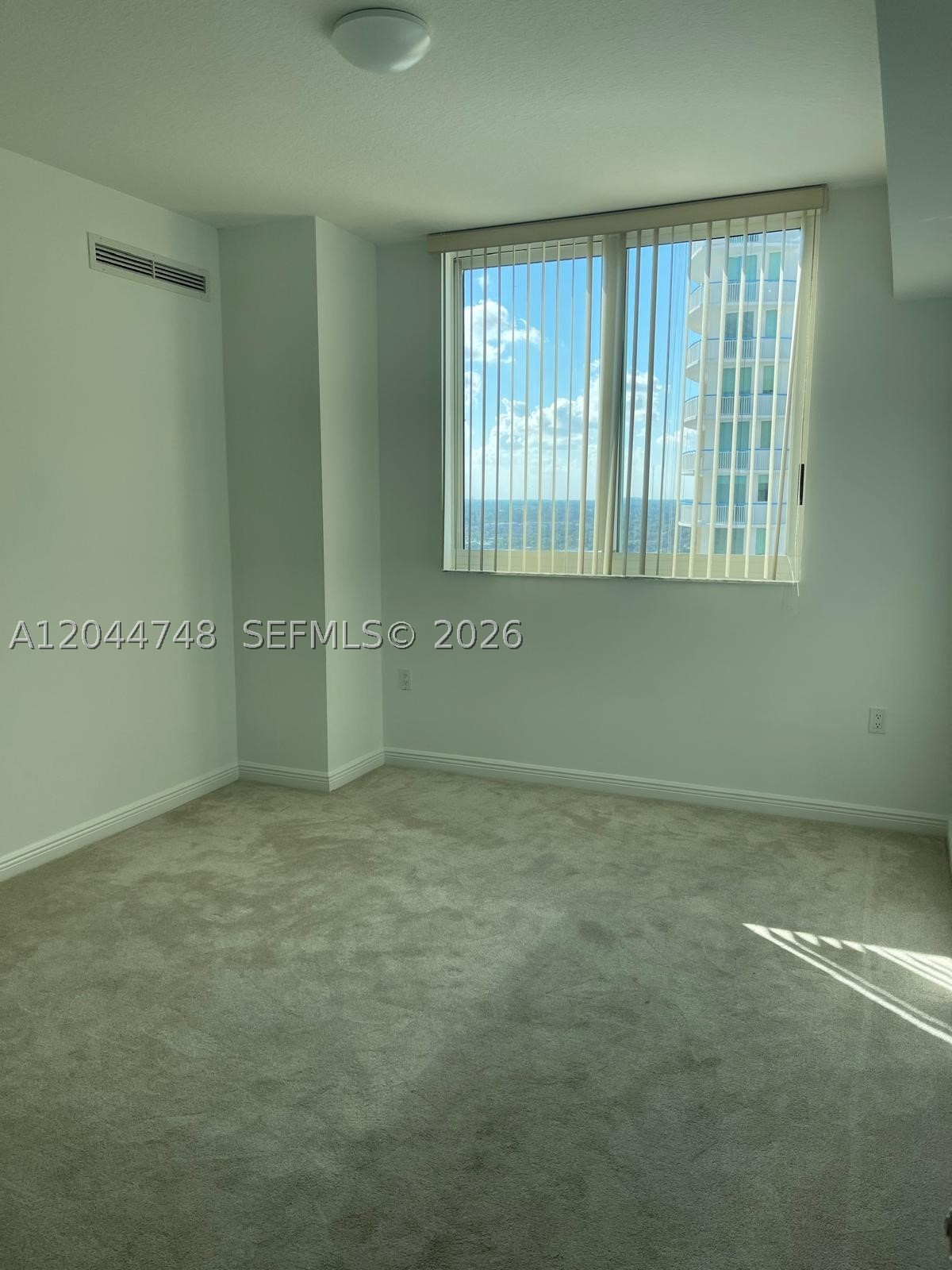DUO COMDOMINIUM EAST - Residential Lease