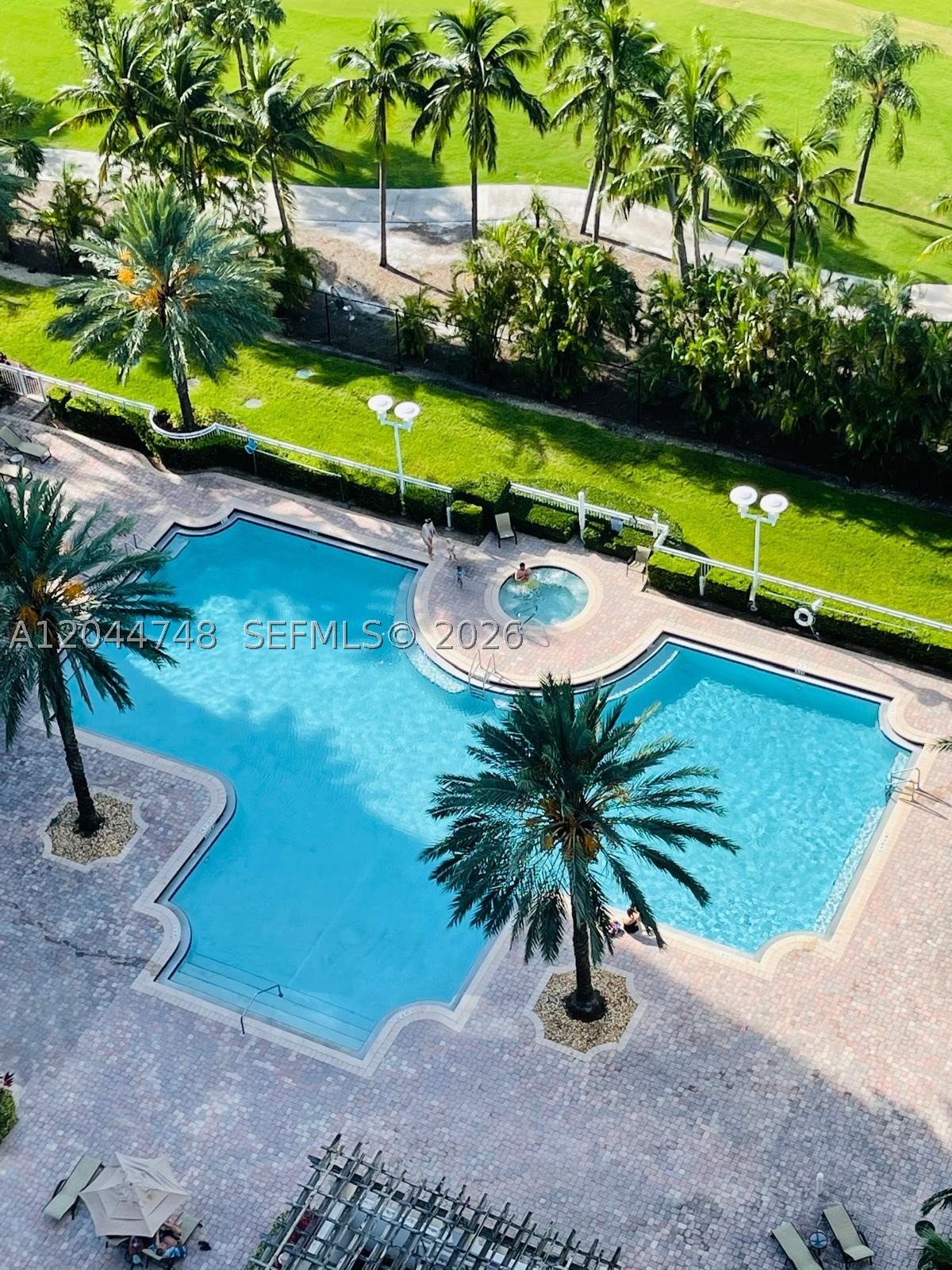 DUO COMDOMINIUM EAST - Residential Lease
