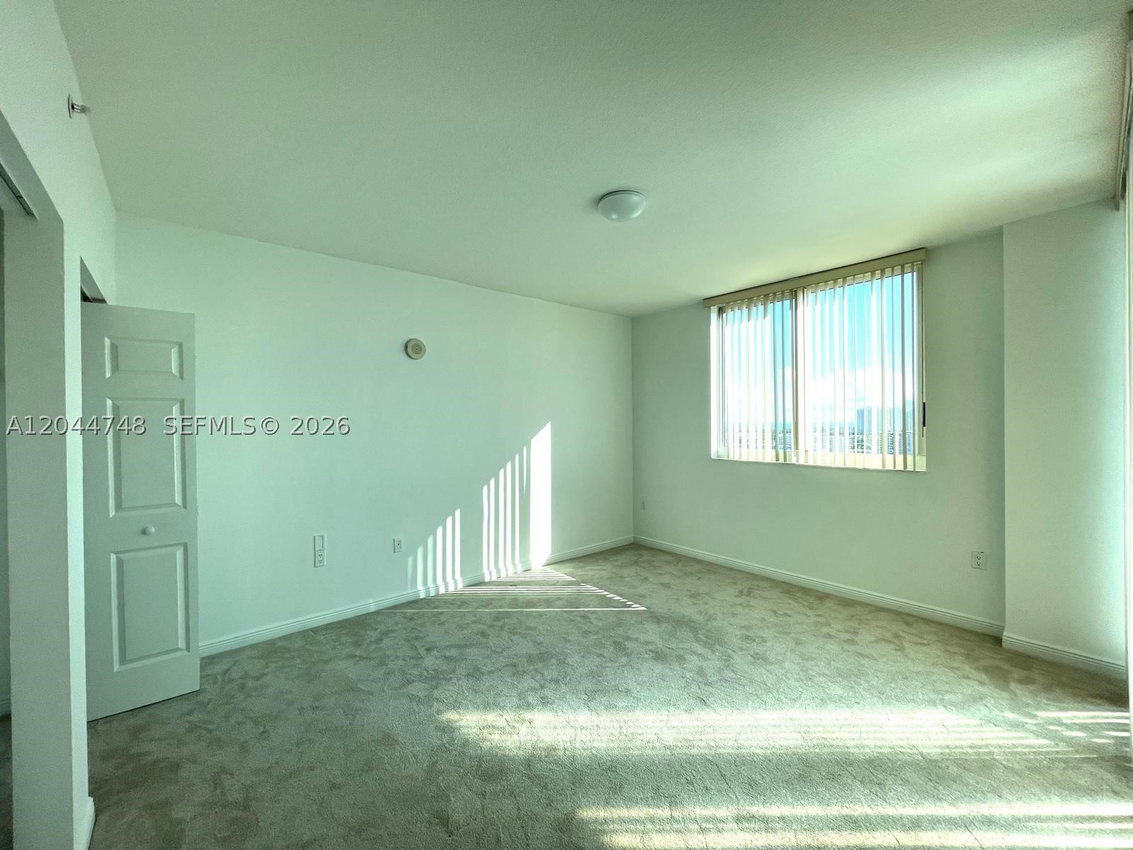 DUO COMDOMINIUM EAST - Residential Lease