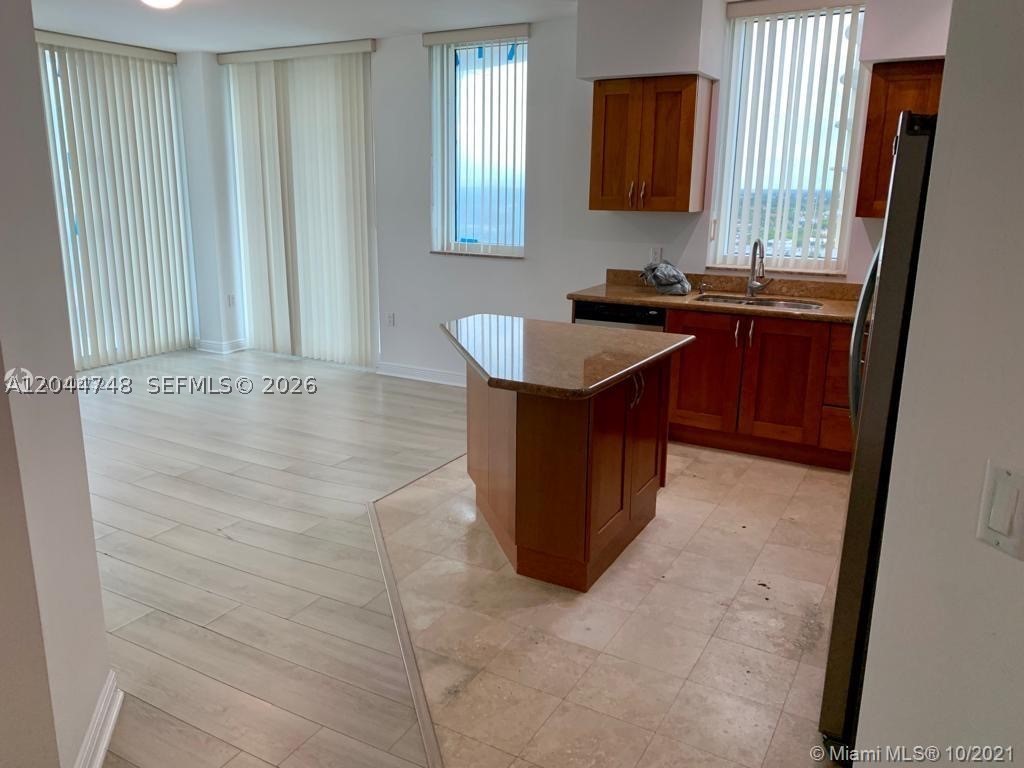 DUO COMDOMINIUM EAST - Residential Lease