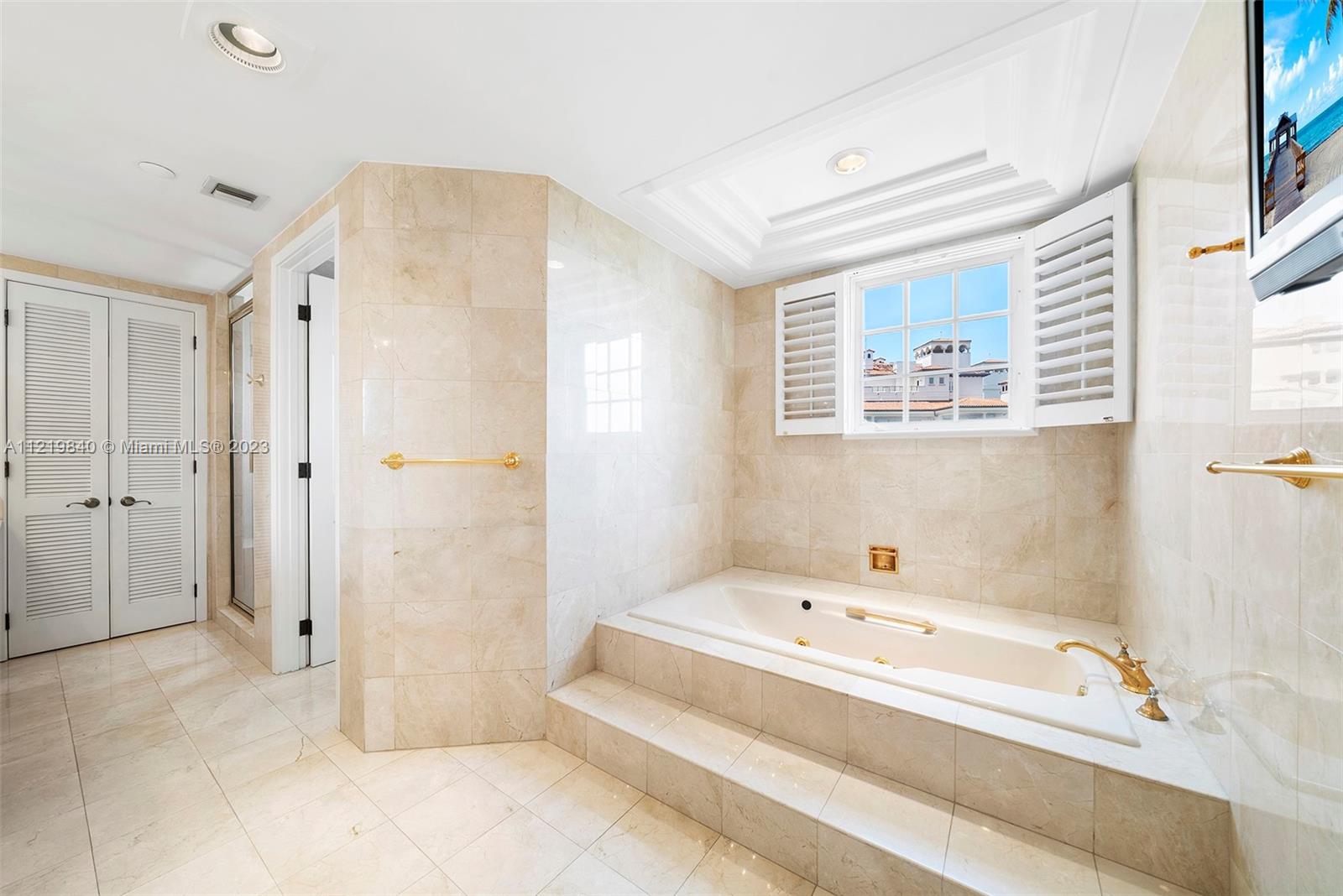 OCEANSIDE @ FISHER ISL CO - Residential