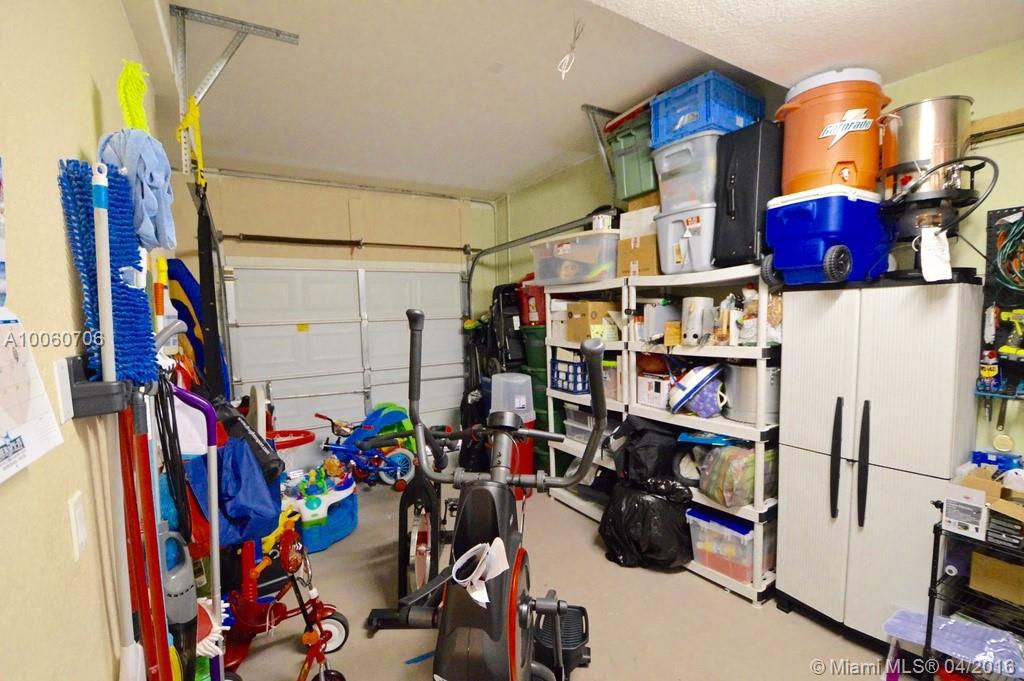 Lakes By The Bay Jay - Residential Lease