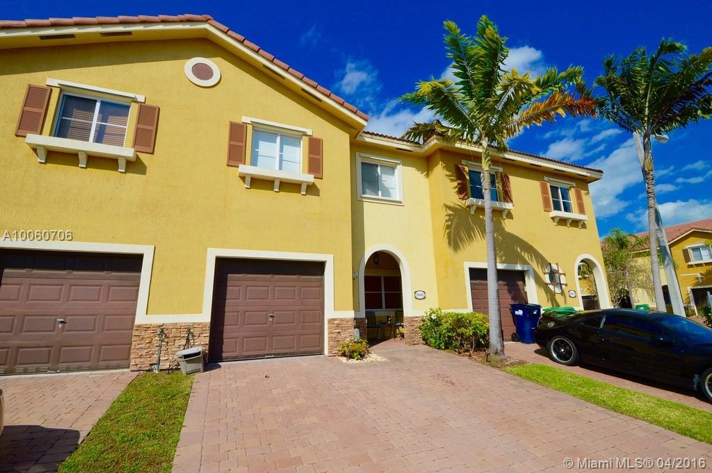 Charming and inviting 2 story townhouse in Lakes by The Bay! 3beds/2.5baths.+ garage + Guest parking Huge master bedroom with large walk-in closet. Perfect for a family who wants the best of everything now. Tile and laminate wood flooring throughout. All bedrooms are very spacious with laundry room on the second floor for added convenience. Community offers beautiful club house, swimming pool, exercise room, 24 hour security and more