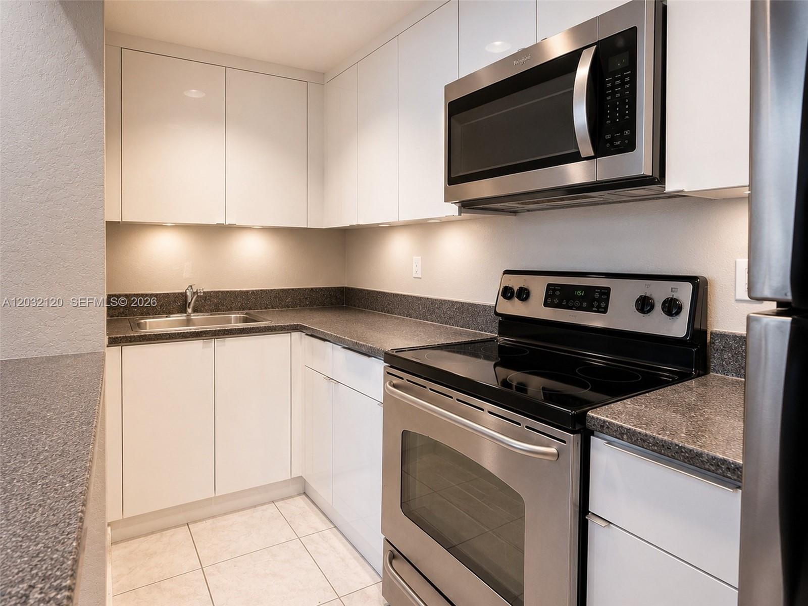 WELWORTH CONDO - Residential