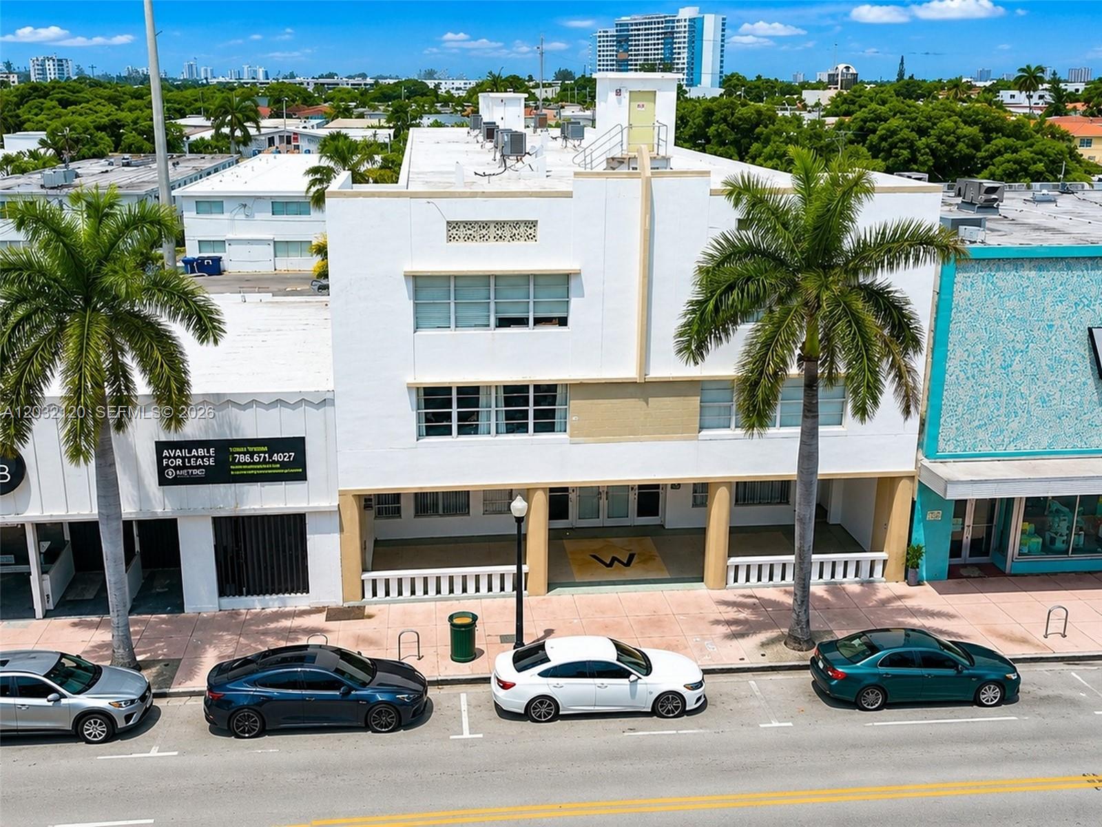 WELWORTH CONDO - Residential