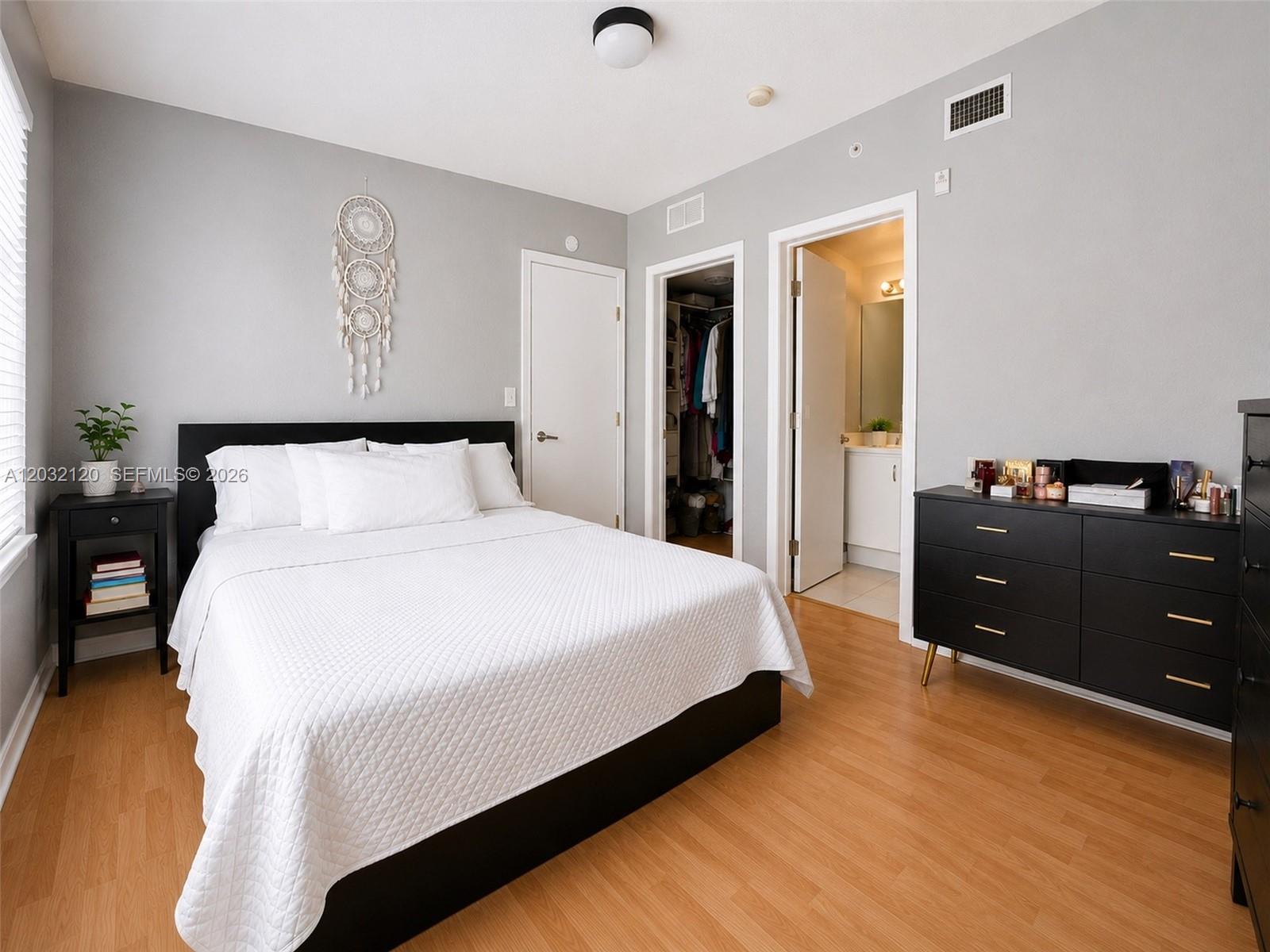 WELWORTH CONDO - Residential