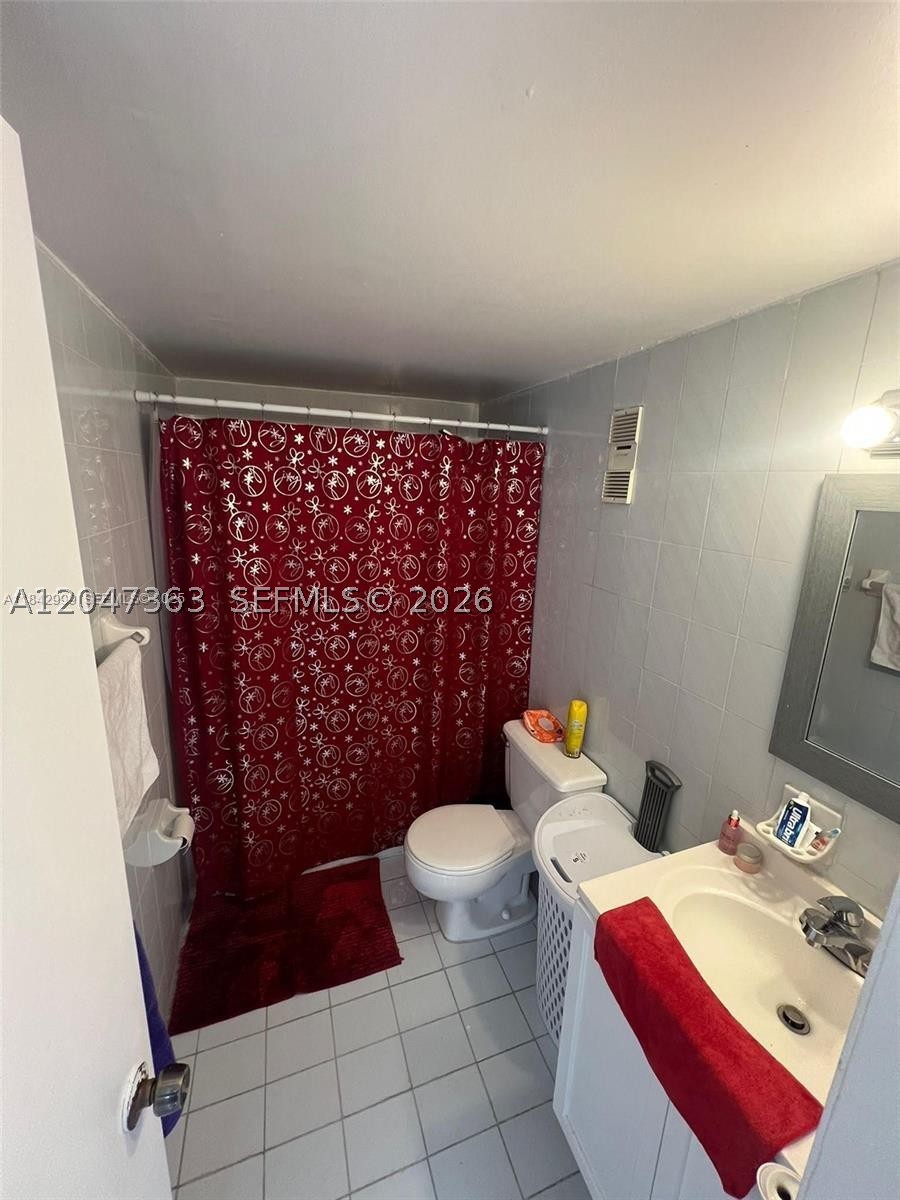5050 CONDO - Residential Lease