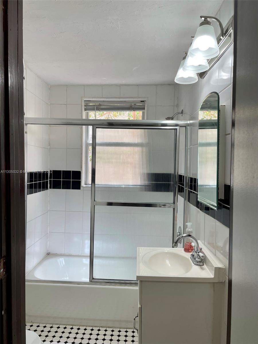 SEVILLA CONDO - Residential
