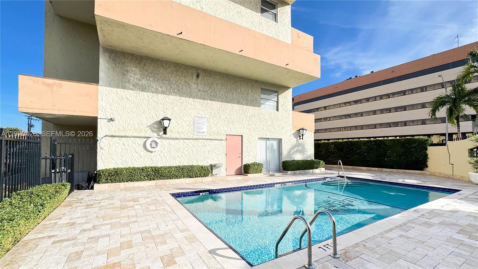LE JEUNE HOUSE CONDO - Residential