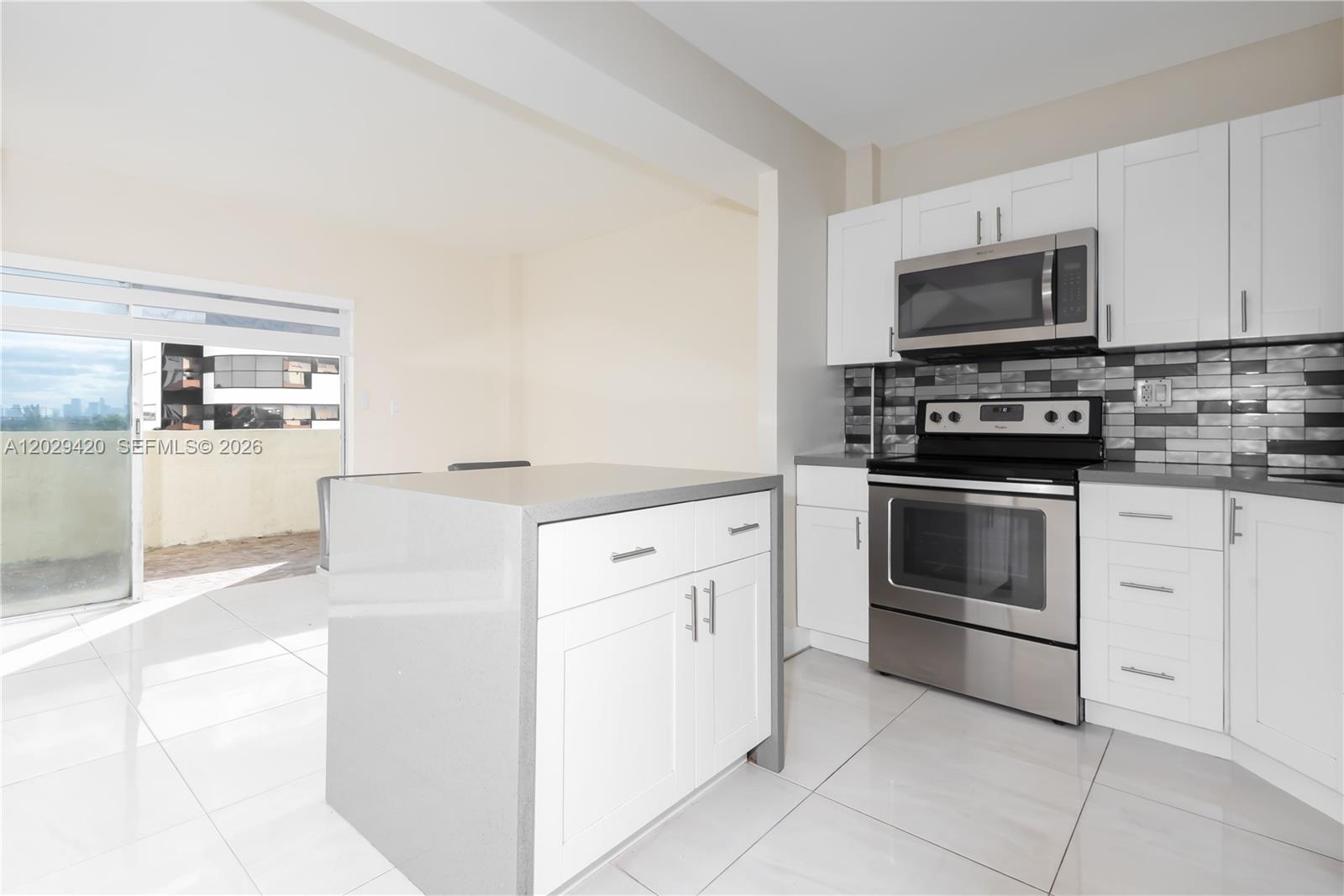 LE JEUNE HOUSE CONDO - Residential