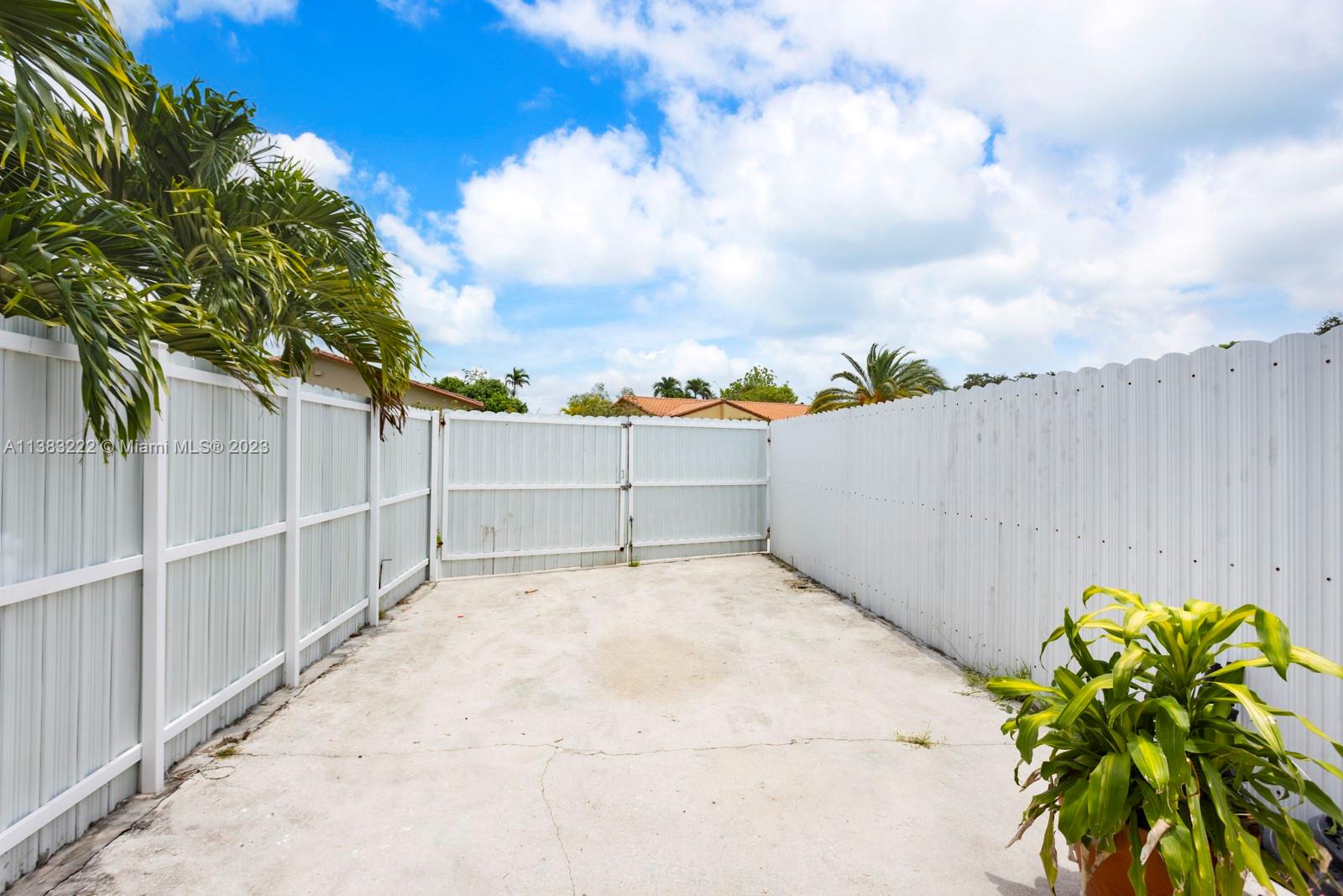 CUBARANDA ESTATES - Residential Lease