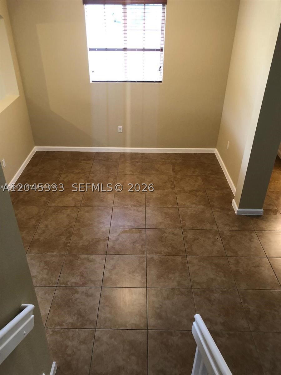 MANDARIN LAKES - Residential Lease