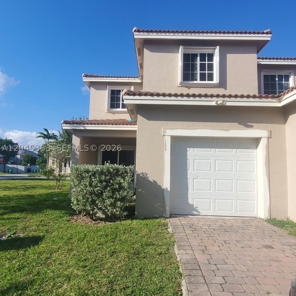 MANDARIN LAKES - Residential Lease
