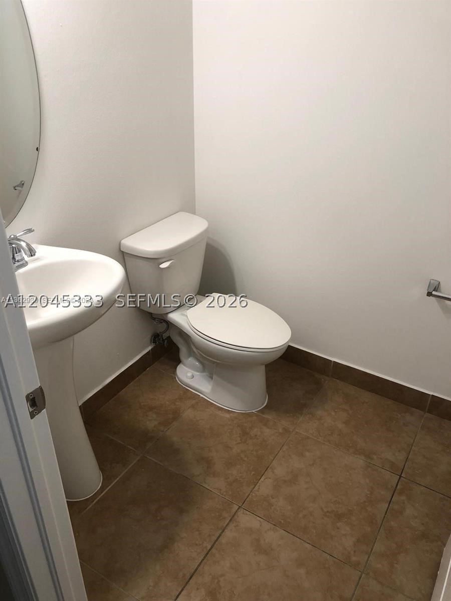 MANDARIN LAKES - Residential Lease