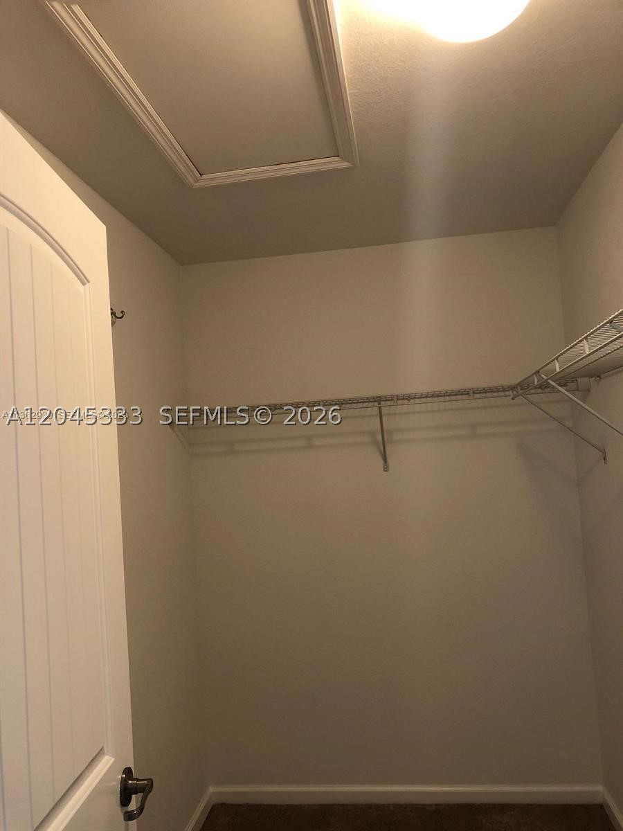 MANDARIN LAKES - Residential Lease