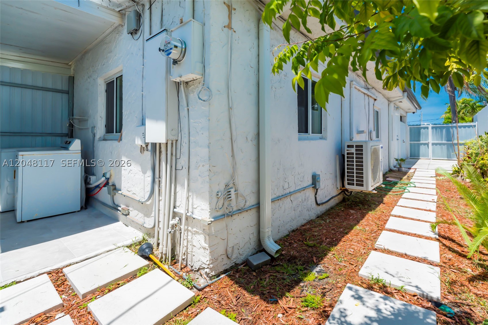FLAGLER LAWN - Residential