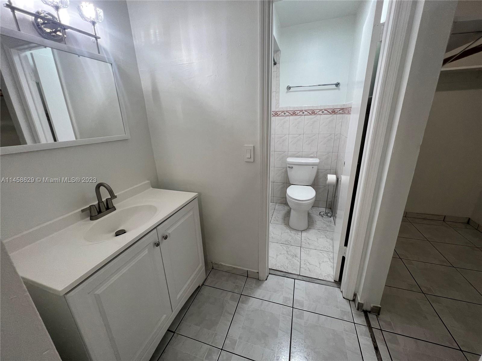SOUTH MIAMI LAKES - Residential Lease