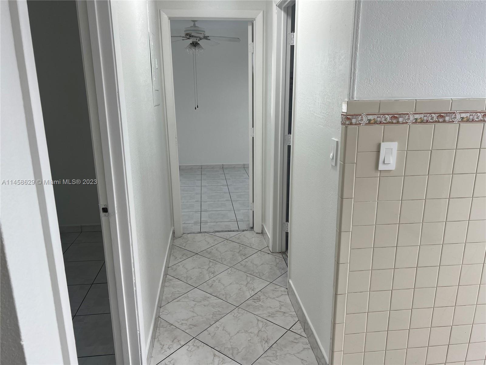 SOUTH MIAMI LAKES - Residential Lease