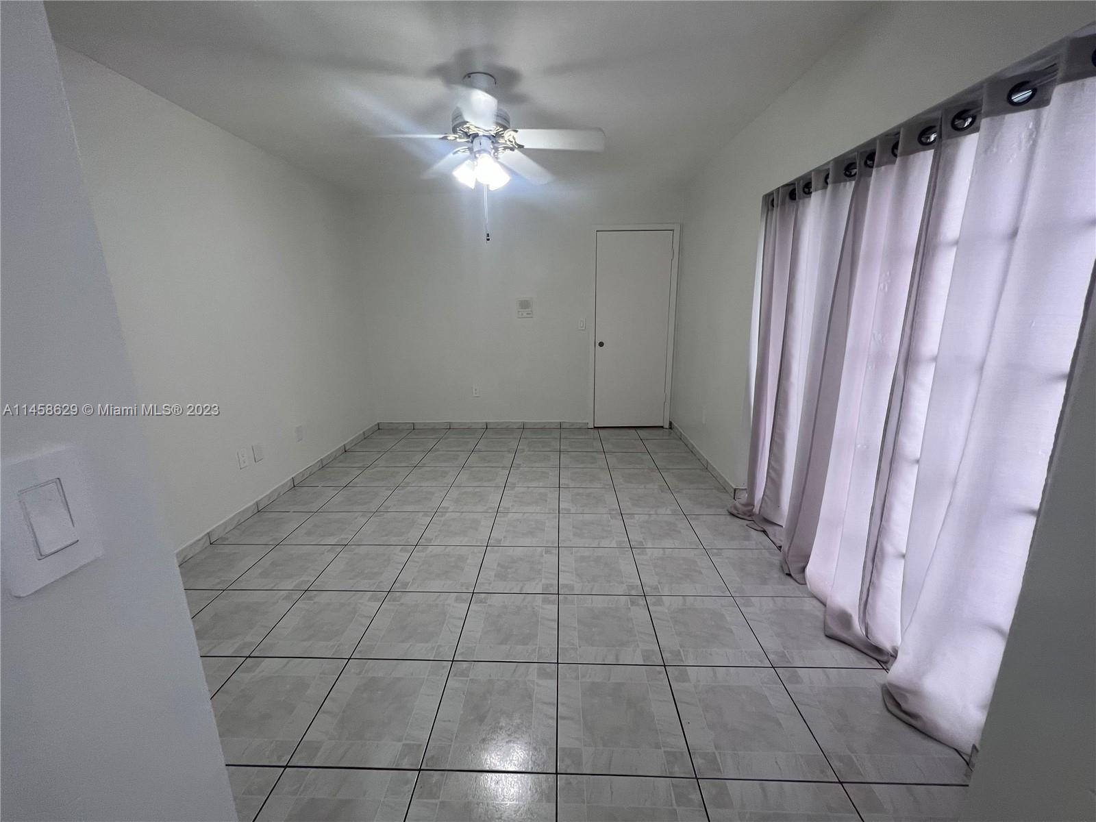 SOUTH MIAMI LAKES - Residential Lease
