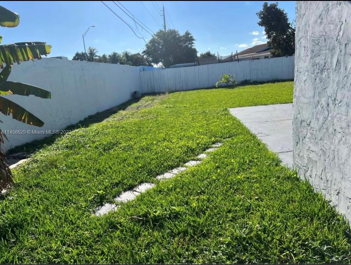 SOUTH MIAMI LAKES - Residential Lease