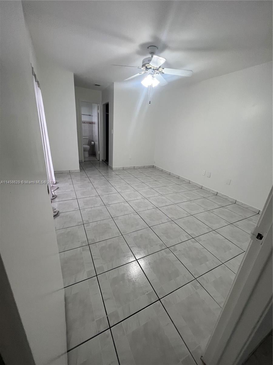SOUTH MIAMI LAKES - Residential Lease