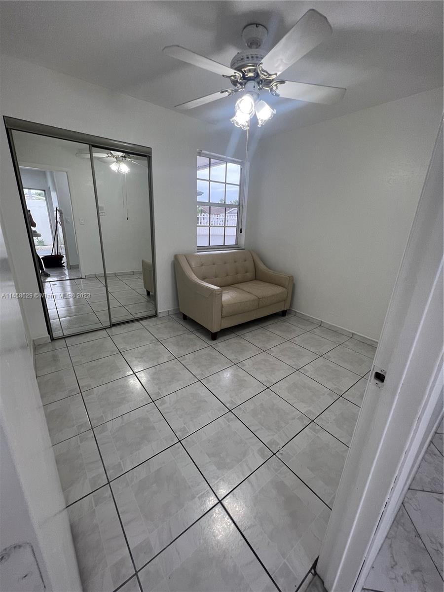 SOUTH MIAMI LAKES - Residential Lease