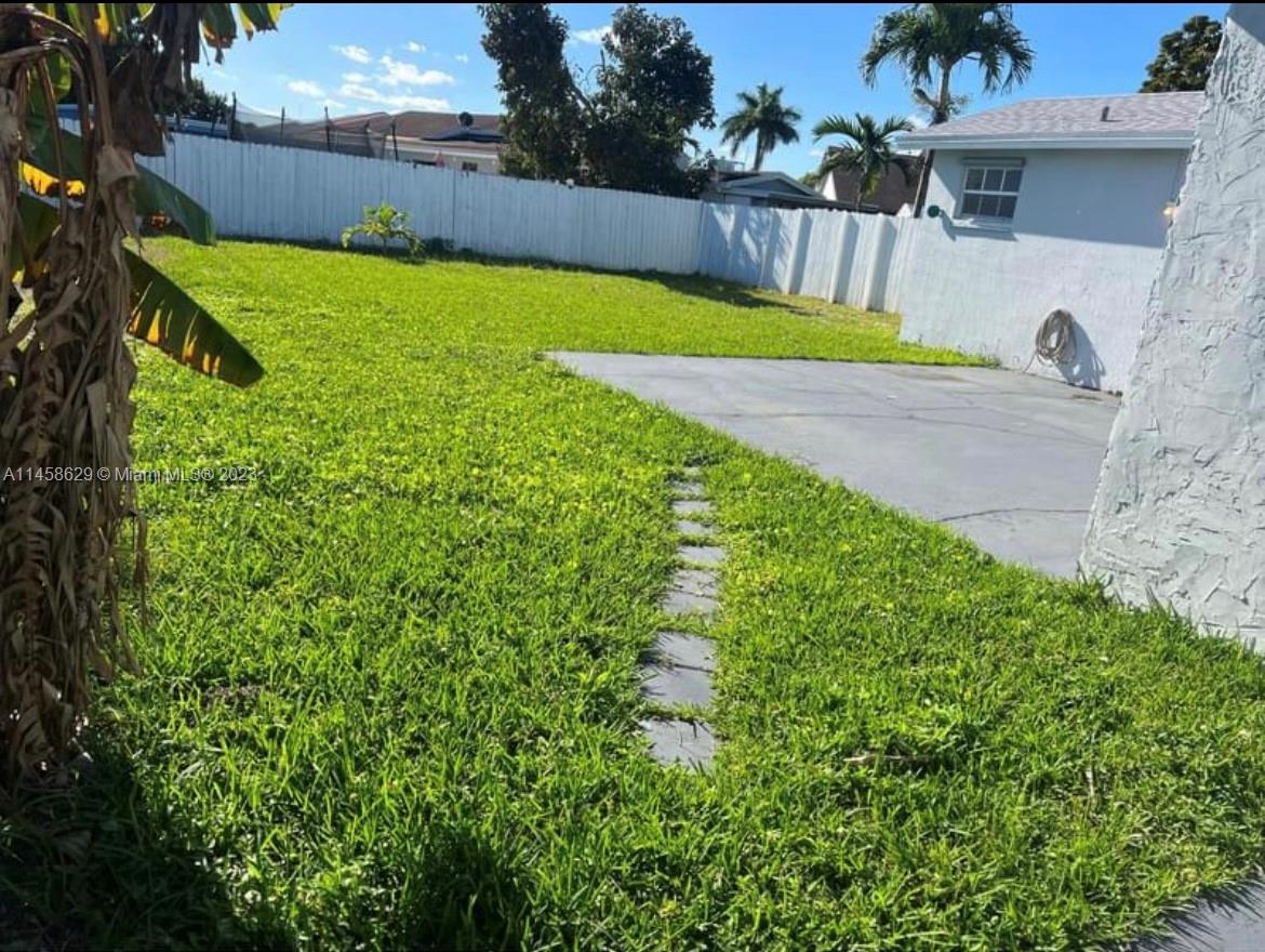 SOUTH MIAMI LAKES - Residential Lease