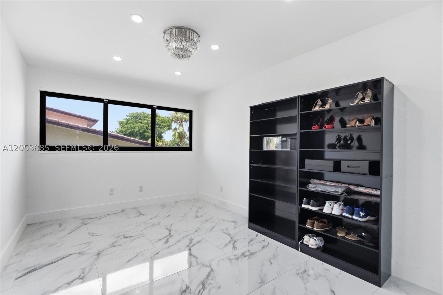 COUNTRY CLUB OF MIAMI EST - Residential