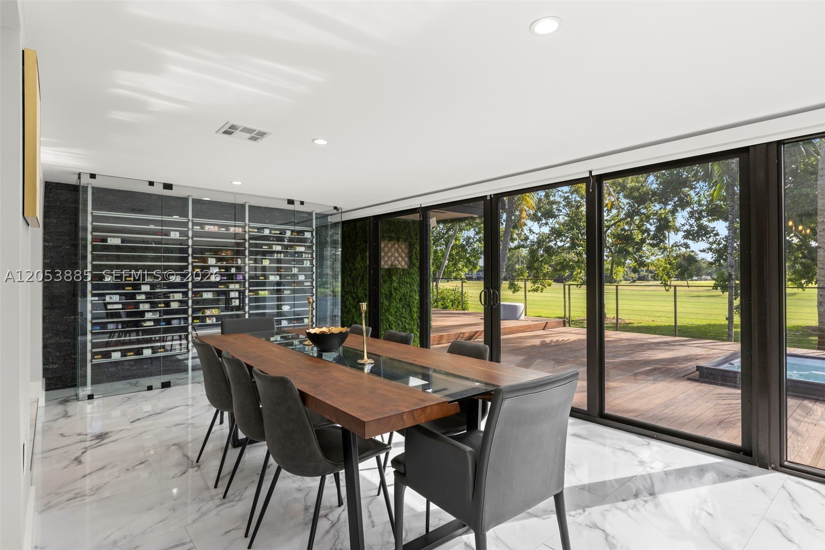 COUNTRY CLUB OF MIAMI EST - Residential