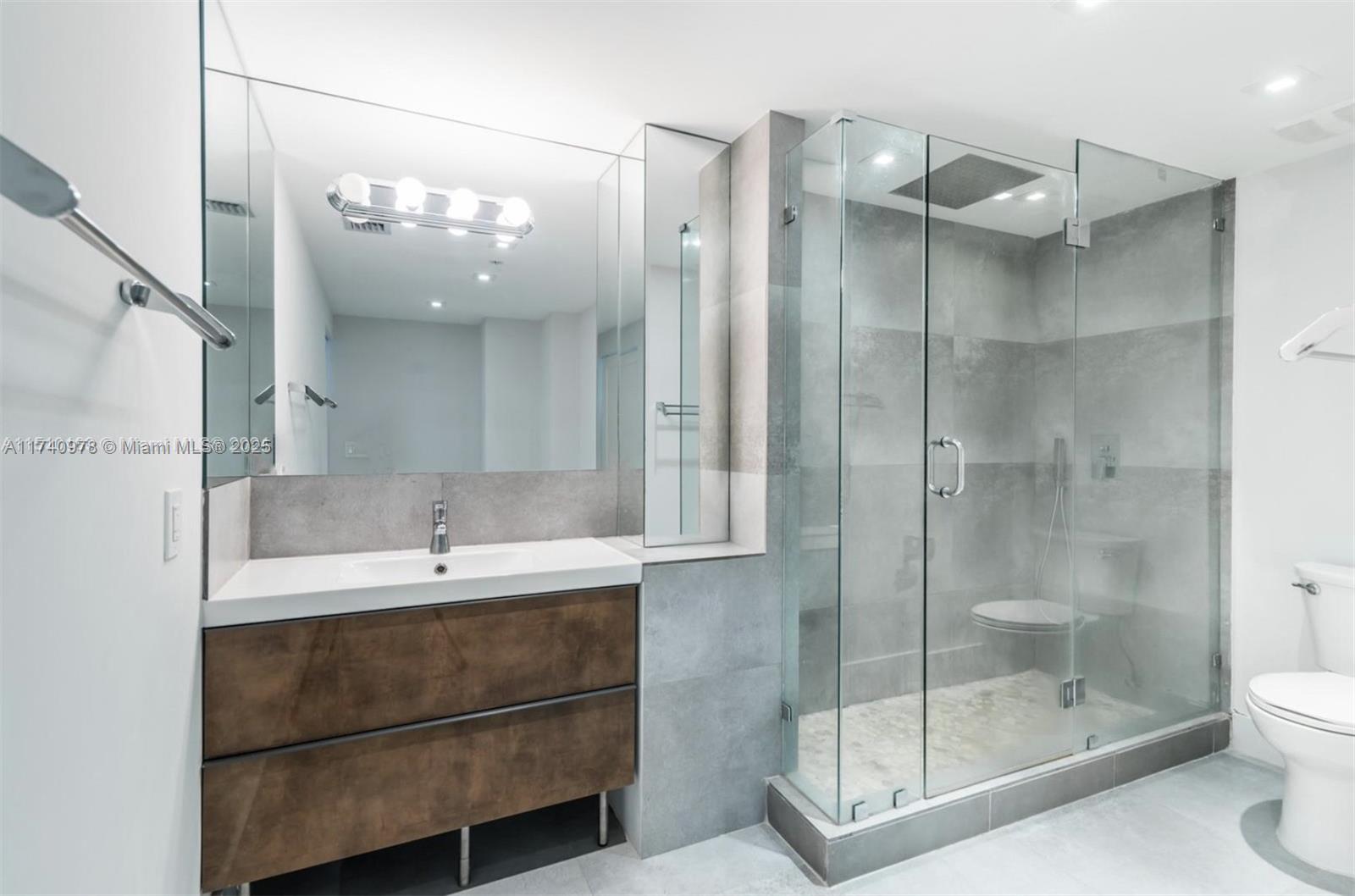 CLEARVIEW TOWERS CONDO - Residential Lease