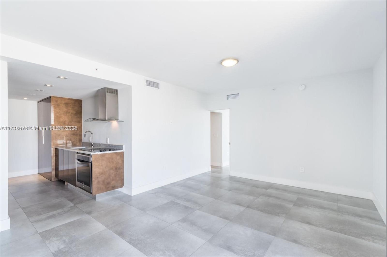 CLEARVIEW TOWERS CONDO - Residential Lease