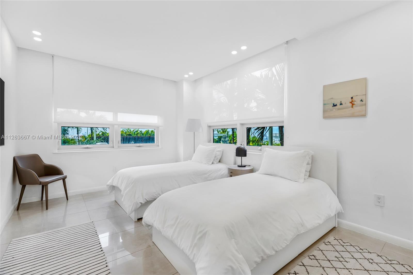 MIDBLOCK MIAMI CONDO - Residential Lease