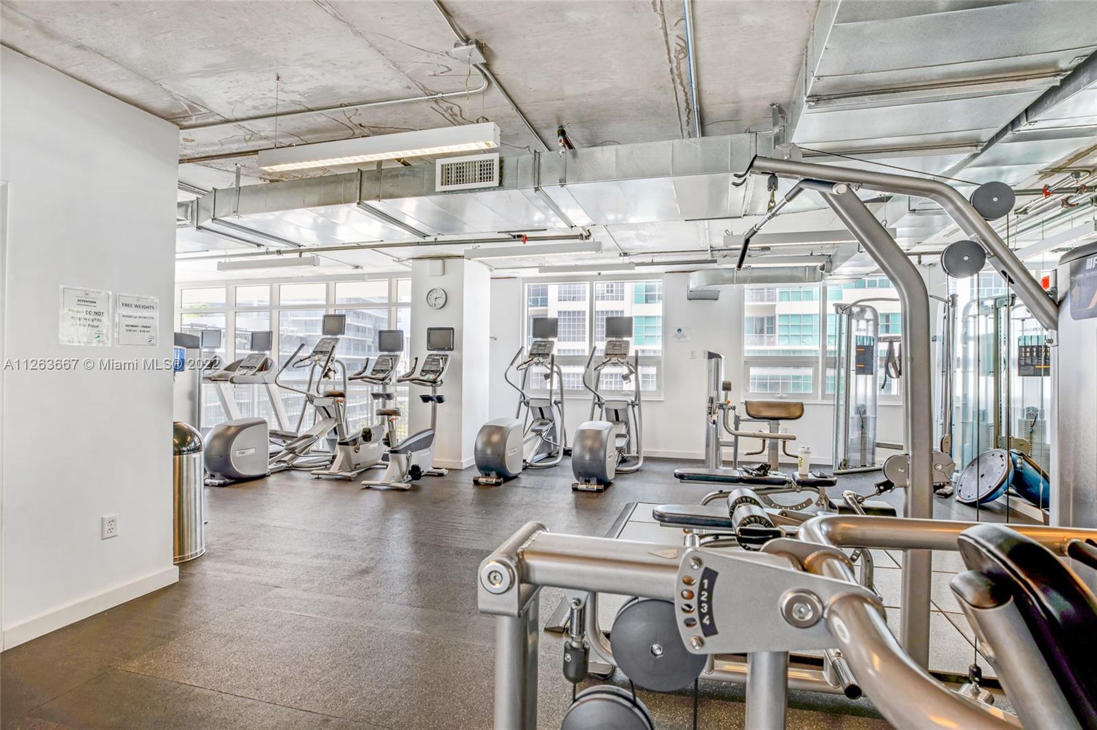 MIDBLOCK MIAMI CONDO - Residential Lease